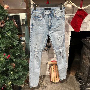 🍁Aeropostale Hi Rise Distressed Cheeky Jegging | Size 2